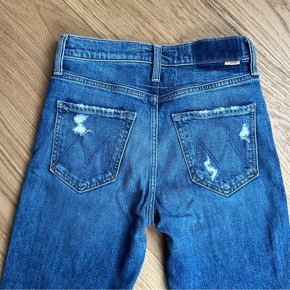 MOTHER The Tomcat Distressed Crop Jeans in Playing with Scissors Size 25 - Picture 5 of 11